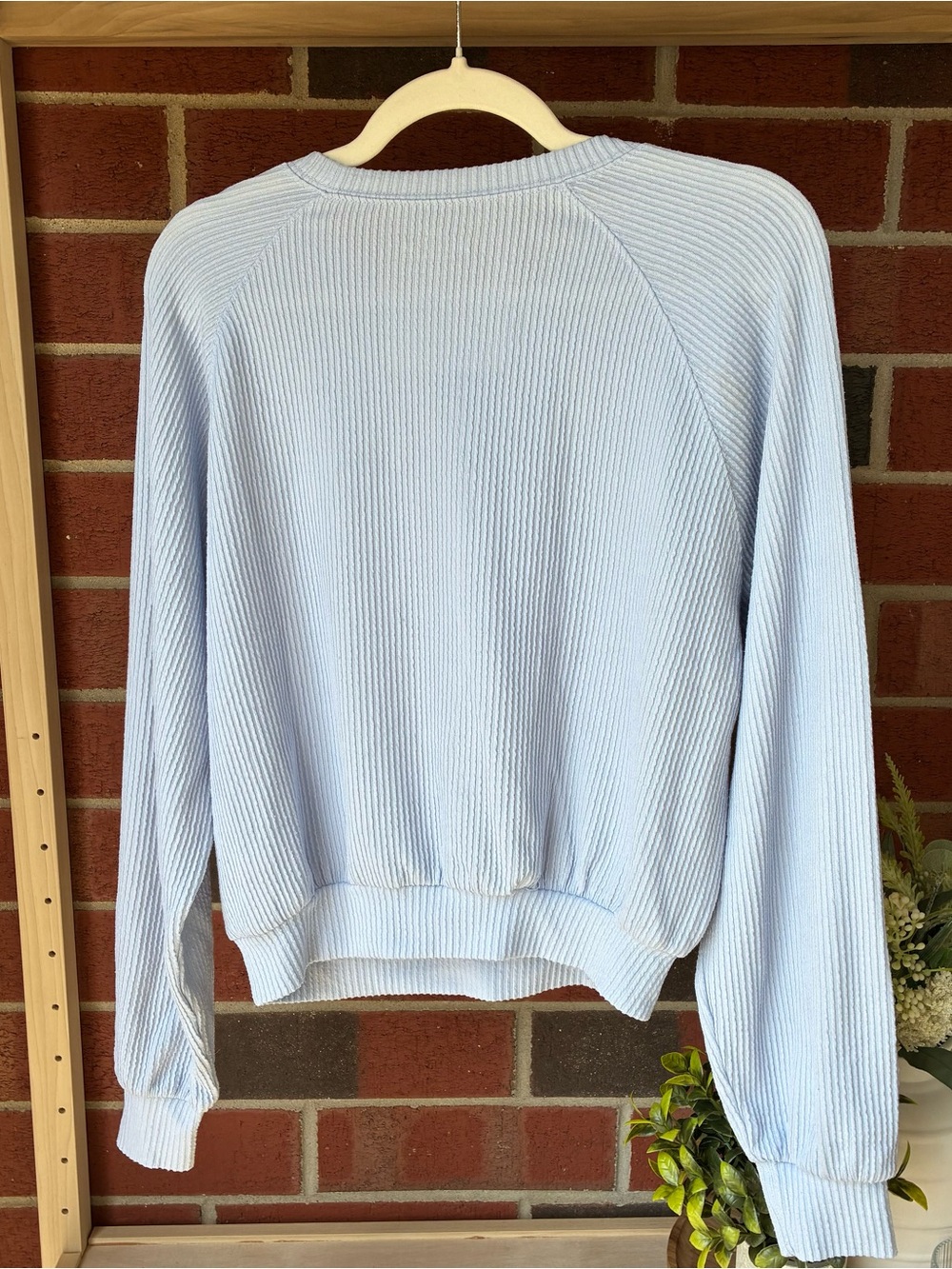 Hollister Crop Blue Crew Neck Ribbed Long Sleeve Pullover
Boyfriend Shirt Size S - Picture 3 of 6
